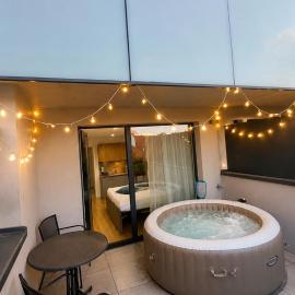 AH Terrace Jacuzzi Suite near Arena, hotel en Košice