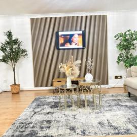 Spacious London Home - Garden, BBQ & Free Parking, Sleeps 8, hotel di London