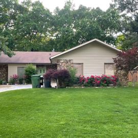 Dove House - Close to Bentonville Museums and to everything、ロジャースのホテル