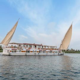 Crociera sul Nilo Luxury, hotel v mestu Luxor