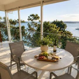 Azure Vista, hotel in Belmont