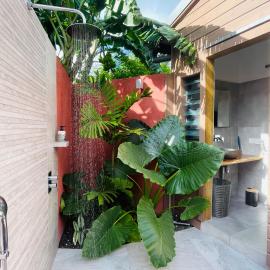Kazaperrok, tout confort, jacuzzi, lit King-Size, hotel in Grand-Bourg