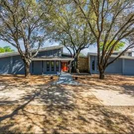 Lake Retreat w Pool, Firepit, Sleeps 8