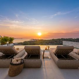 Red Sky Beach View Villa