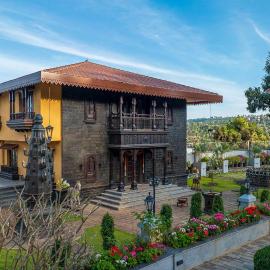 StayVista at Shrimant Wada Royal Stay, hotel in Panchgani