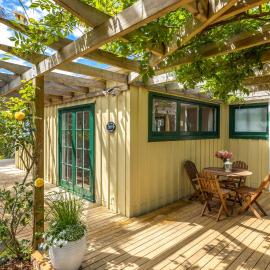Wisteria Cottage - A Hidden Oneroa Escape, Hotel in Blackpool