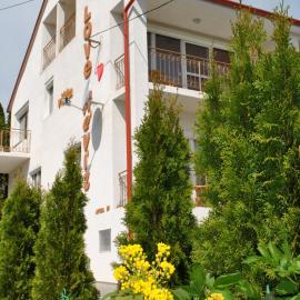 I love Heviz Apartments