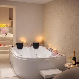 Suite Pacifique - Spa privatif avec baignoire, ξενοδοχείο στο Καλέ