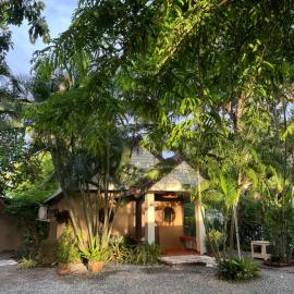 Baan Suan ChiChan บ้านสวนชีจรรย์, hotel in Na Jomtien