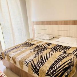 Radhe Radhe Luxury Stays, hotel u gradu Chhatikara