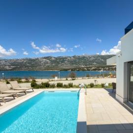Villa Wave of love mit Meerblick, beheiztem Pool und direktem Strandzugang - familienfreundlich, 4 SZ, Rovanjska