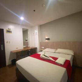 JLux Hotel, hotell i Manila