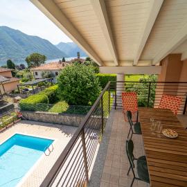The A-LINE Lake COMO view apt B with pool & garage, hotel em Lenno