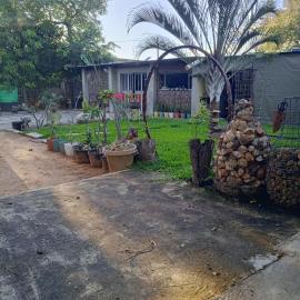 1054 Holiday Home, hotel a Kasane Airport