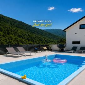 HOLIDAY HOUSE - River Bača, hotel Most na Sočiban