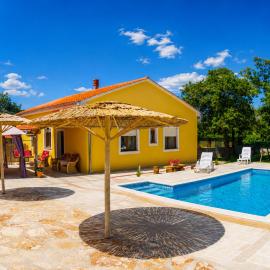 House Oliva, Sveti Kirin, viešbutis mieste Svetvinčenatas