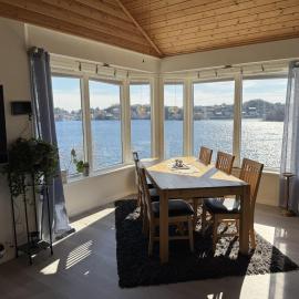 Lofoten Villa by the sea