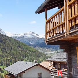 Appartement de charme dans un village authentique, hotel a Ayer