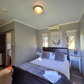 Azalea at Greenway Woods، فندق في وايت ريفر