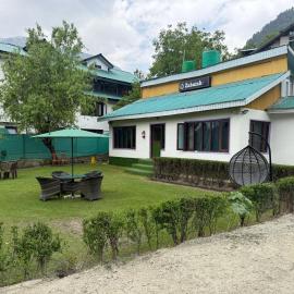 Zabaish Riverside Cottage، فندق في باهالجام
