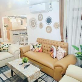 Luxury minute from clark، فندق في Tacondo