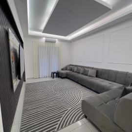 24 Stunden Strom Neu renovierte Wohnung mit Garten & Pool WLAN Verfügbar, hotel Trabluszban
