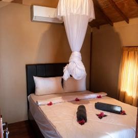 El-Mindri Bungalow dan Resto, hotel in Gili Gede