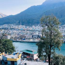 Viraj home stay Uttarkashi, hotel u gradu Uttarkāshi