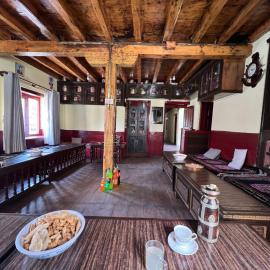 Paradise,Trekkers home, hotel u gradu 'Kāgbeni'