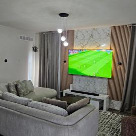 Luxury 4 BDRM Niagara Escape with Free Falls Drop -Off