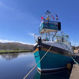 Nova Spero Boat & Breakfast - Caledonian Canal, hotel in Fort William