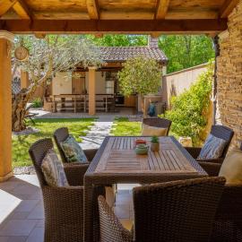 Apartman Sara s vrtom, Hotel in Vantačići