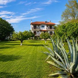 Pilgrimos Apartments, hotel in Ierissos