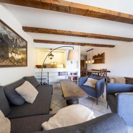 Alpenblick-Apartment mit Pool & Sauna