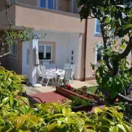 Apartment Helle Ferienwohnung in Vinkuran mit Garten- Grill und Terrasse by Interhome