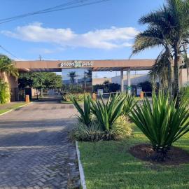 Apto 2Q com Area de Lazer e Piscina