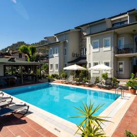 No 14 HOTEL GÖCEK, готель у місті Гьоджек