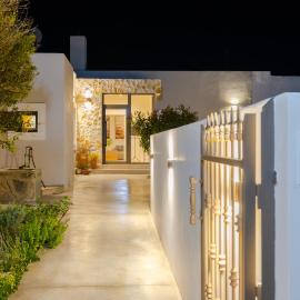 Lemonia Residence Modern Retreat