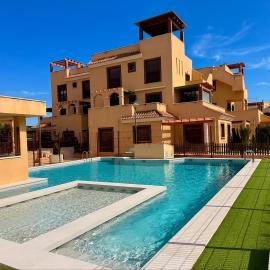 Terraza con Solarium y Piscina- By Aloha Palma, hotell sihtkohas Águilas