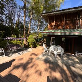 Riverside Cottage near Bern with a Private Garden & BBQ, hotel en Thörishaus