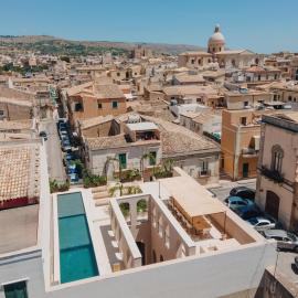 ISULATRAVEL - Palazzo Sicilia con piscina riscaldata