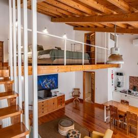 Breezy Sunlit Loft in Porto Brandão โรงแรมในคาปาริกา