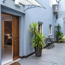 Rustic Village Studio by the Tagus - Porto Brandão, hotel a Caparica