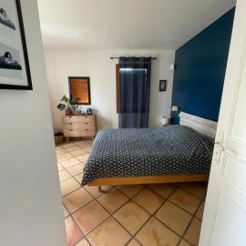 Villa avec piscine, hotelli kohteessa Soyaux