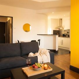 Cozy apartment, a short walk to Place Stan
