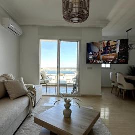 Luxurious 2 Bedrooms I Panoramic Sea View I Pool โรงแรมในNoûnouech