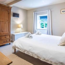 Cosy 2-Bed Stone Cottage in Gargrave by MCPI Hosting, Ideal for Families & Friends!