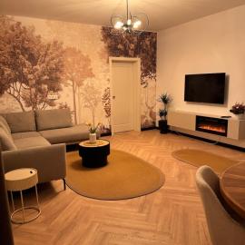 Aura Home - Livezeni Hiperbara, hotel in Livezeni