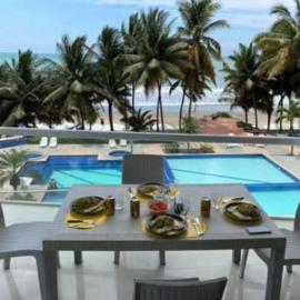 Oceanfront Suite, Pool, Private Beach, Tonsupa, hotel en Campo Alegre