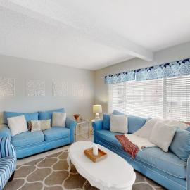 Dewey Villas --- 24 Dickinson Ave, Unit #8B